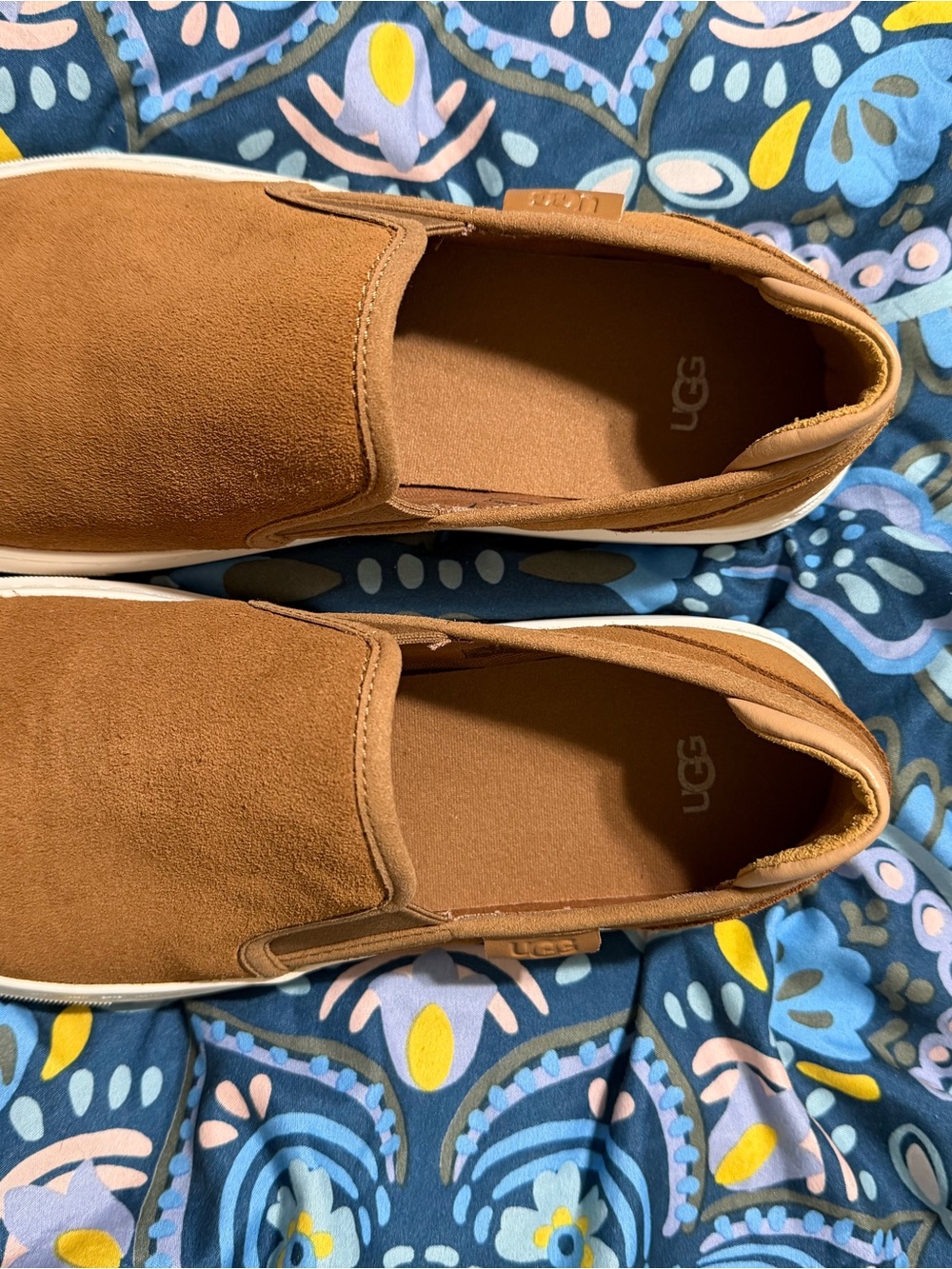 NWT UGG Alameda Slip-On in Chestnut with White Sole - Picture 8 of 10